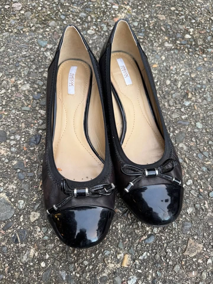 Geox Genuine Leather Black Office Flats Low Heels Size 7 - photo 2