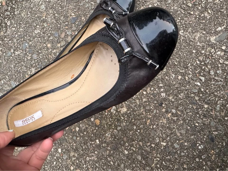 Geox Genuine Leather Black Office Flats Low Heels Size 7 - photo 4