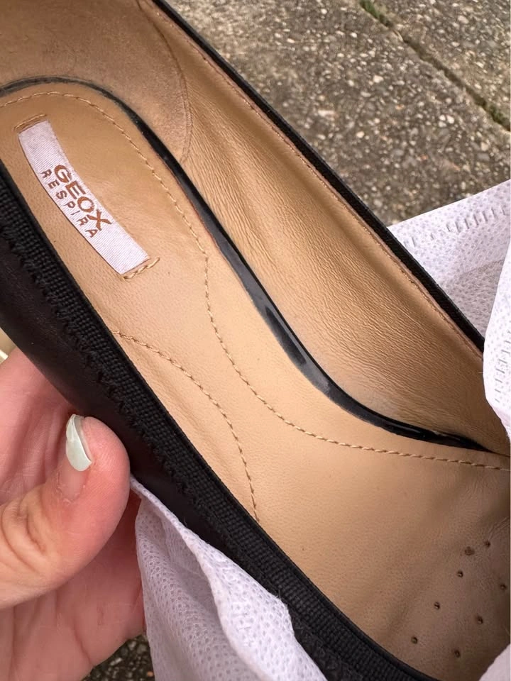 Geox Genuine Leather Black Office Flats Low Heels Size 7 - photo 5