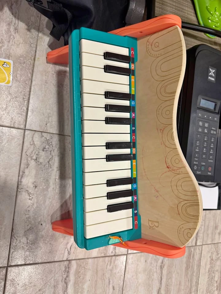 Piano toy