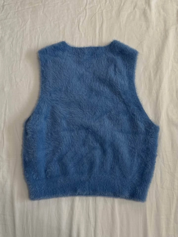 Aritzia Sweater Vest - photo 2