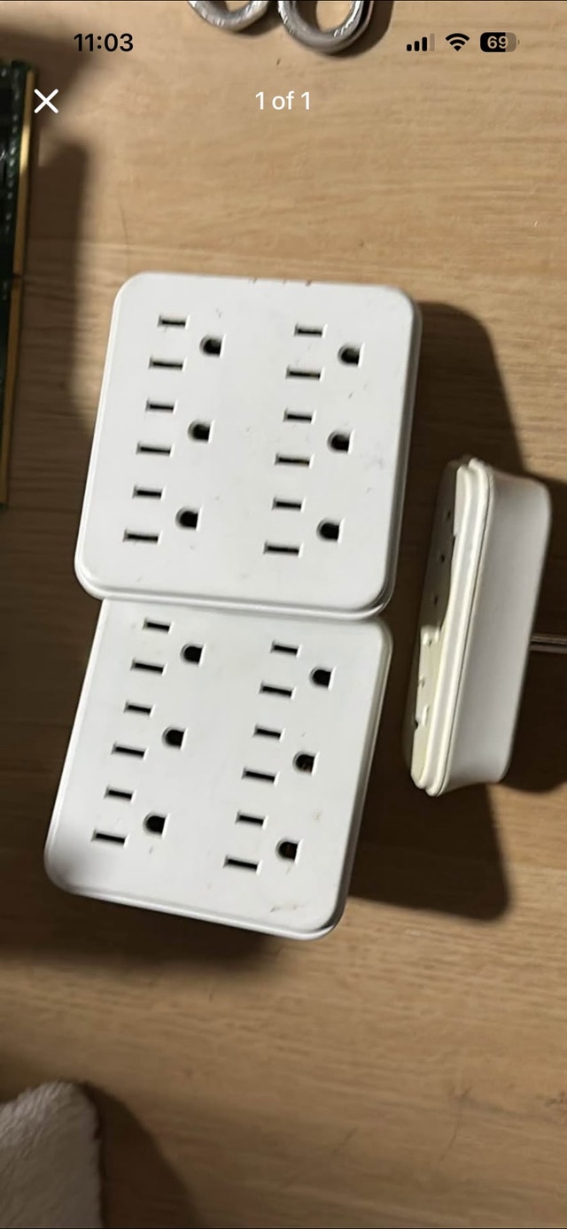 White 6-Outlet Wall Tap Adapters