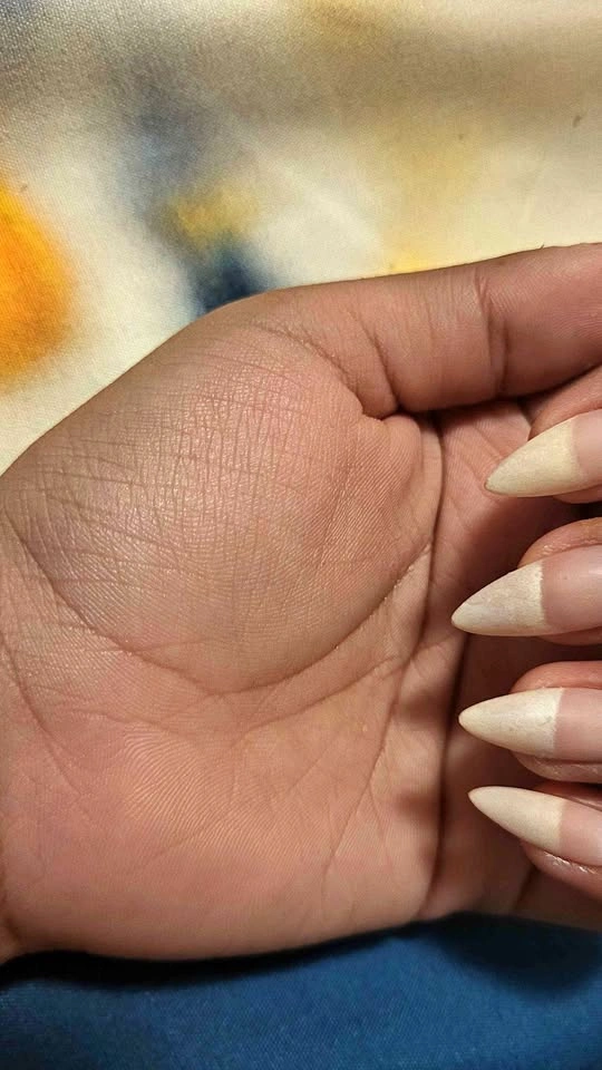 Press on nails