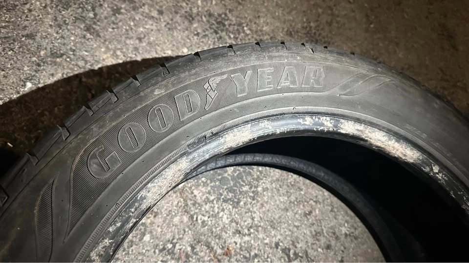 235/50R19 Set of 4 Goodyear Assurance Tires - photo 3