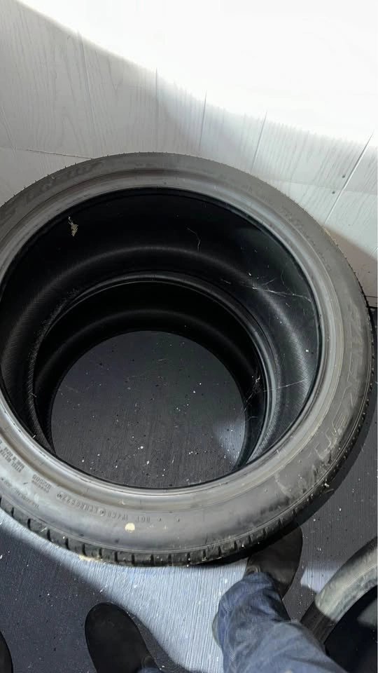 295 35 20 Falken All Season Tires (2 Tires) - photo 4