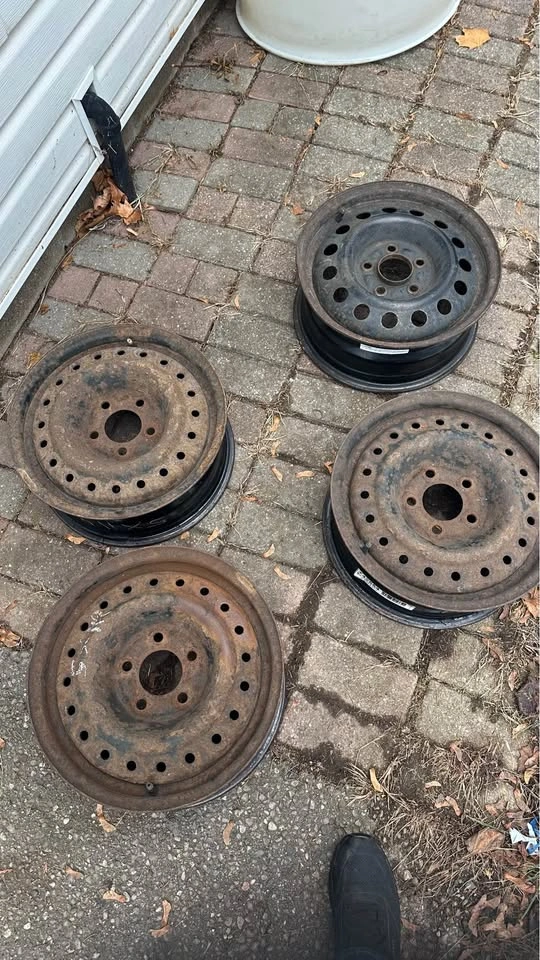 15 inch steel rim 5x114.3 - photo 2