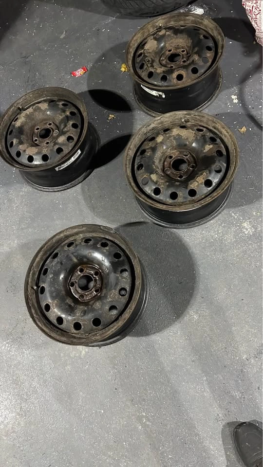 15 inch steele rims 5x100 - photo 2