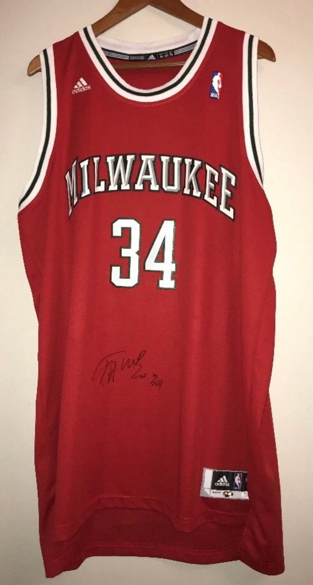 Giannis Antetokounmpo Signed Jersey - photo 3