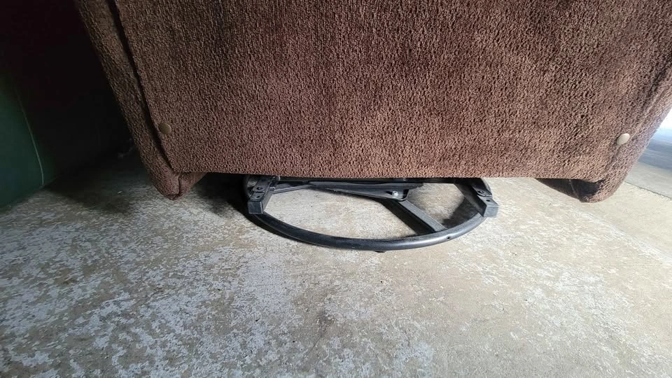 Comfy Brown Manual Swivel Rocker Recliner - photo 4