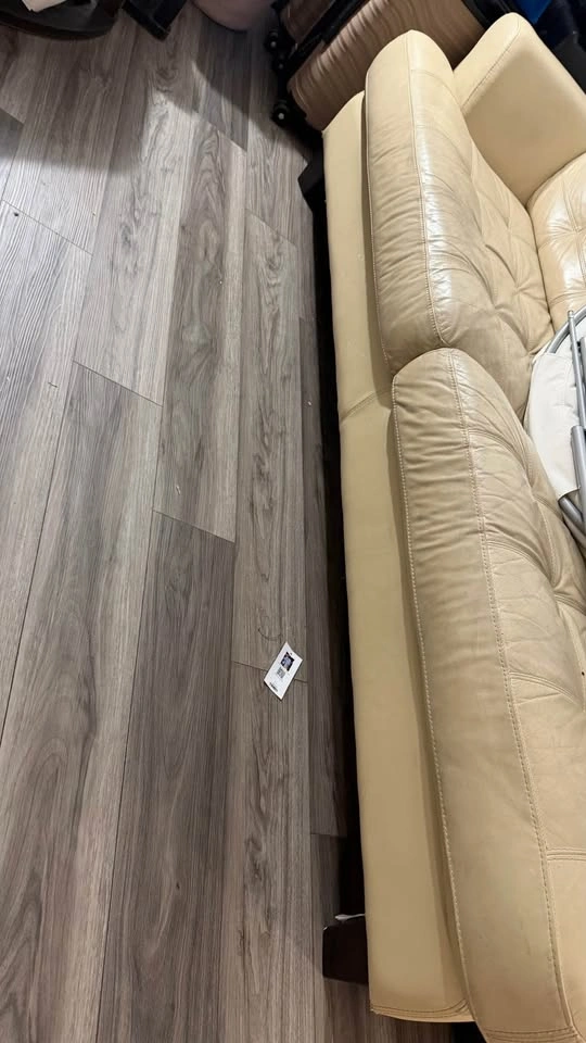3-4 Seater Leather Couch - photo 5