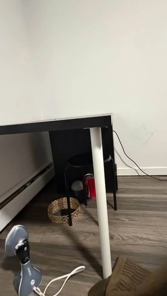 Ikea ALEX Table. Almost New - photo 4