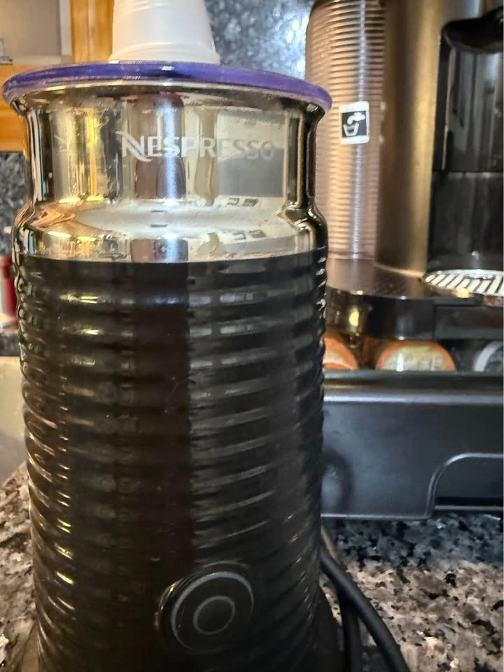 Nespresso Vertuo Chrome & Frother + Pod Drawer - photo 2