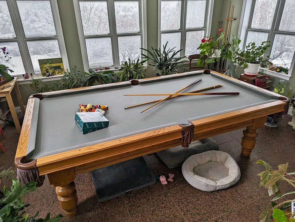 The Hustler - 9x5 Pool Table