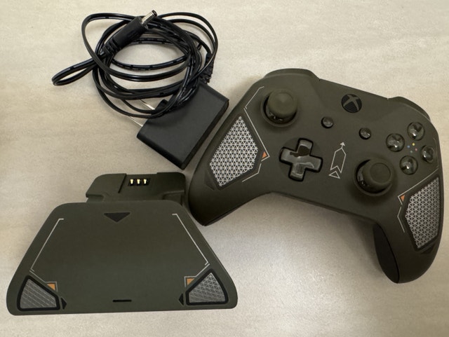 Xbox Wireless Controller – Combat Tech Special Edition - photo 2