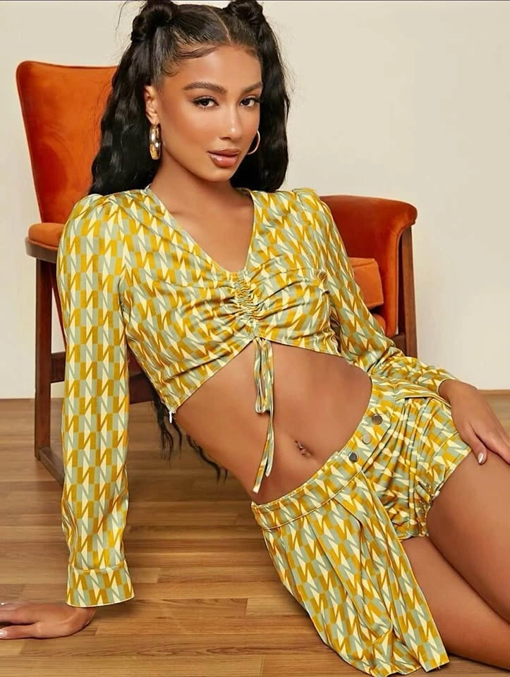 Allover Print Drawstring Ruched Front Crop Top