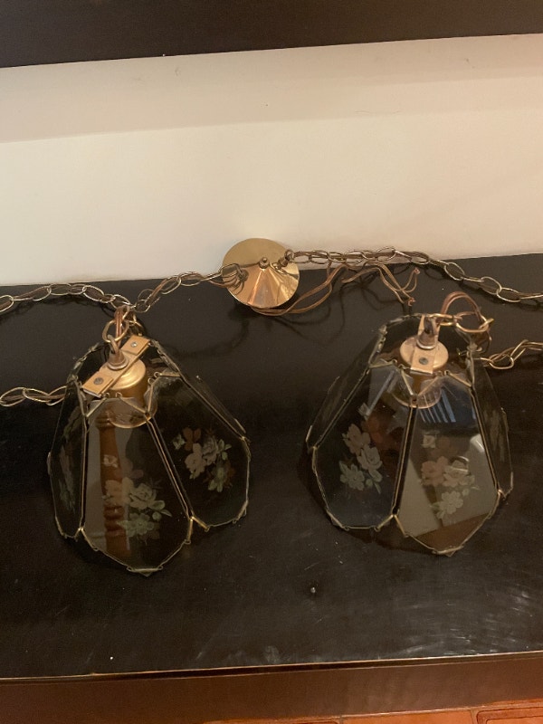 HANGING LIGHT FIXTURE