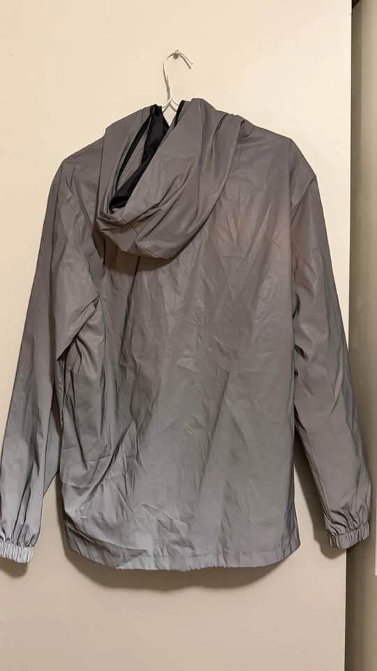 Reflective wind breaker - photo 2