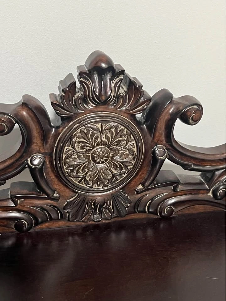 Decorative Curio Shelf - photo 2