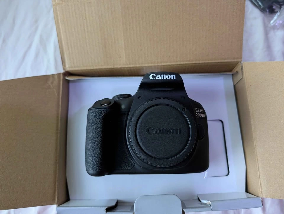Canon EOS 2000D + kit - photo 2