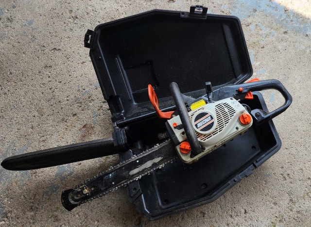 Echo CS-305 Chainsaw
