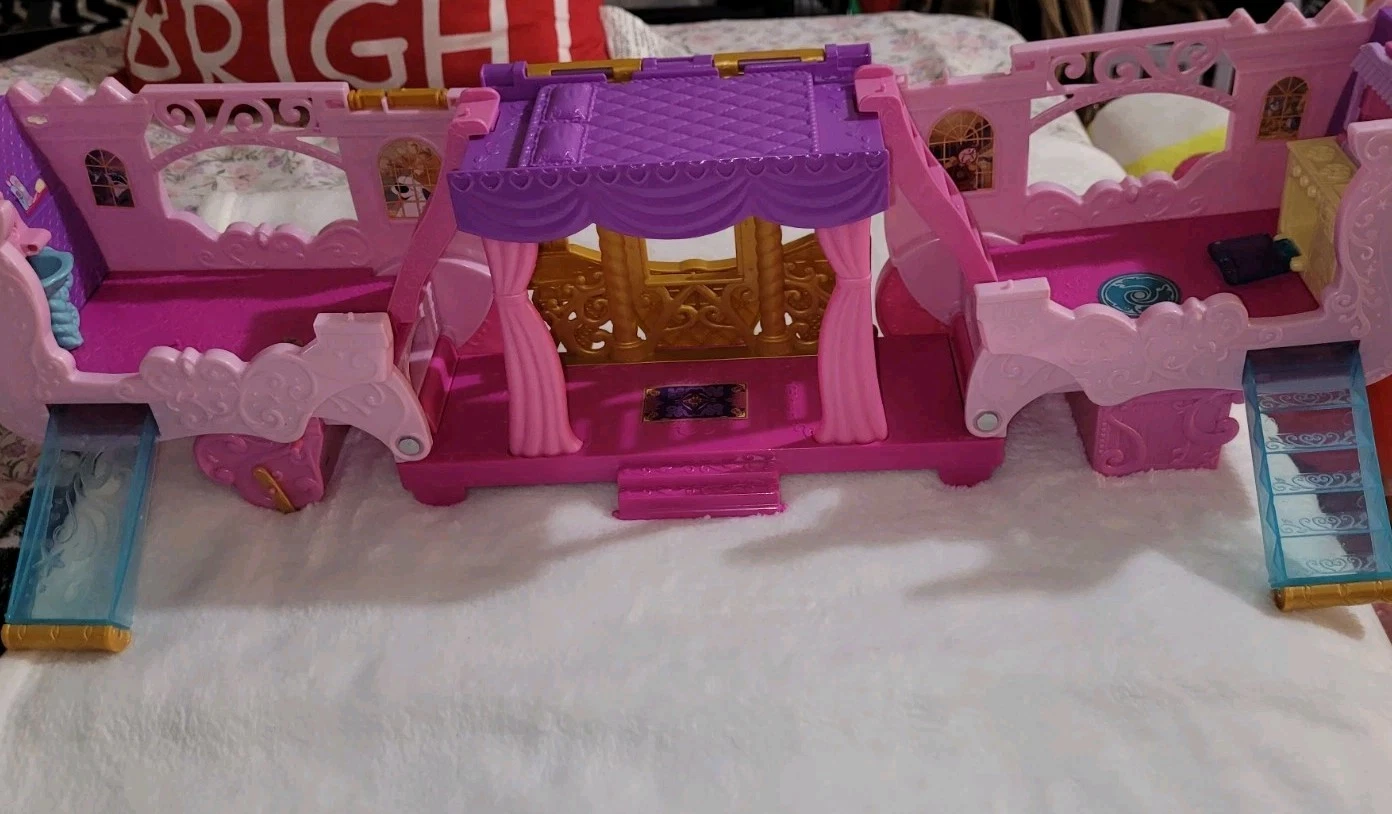 Disney Princess Aurora Carriage To Castle Playset