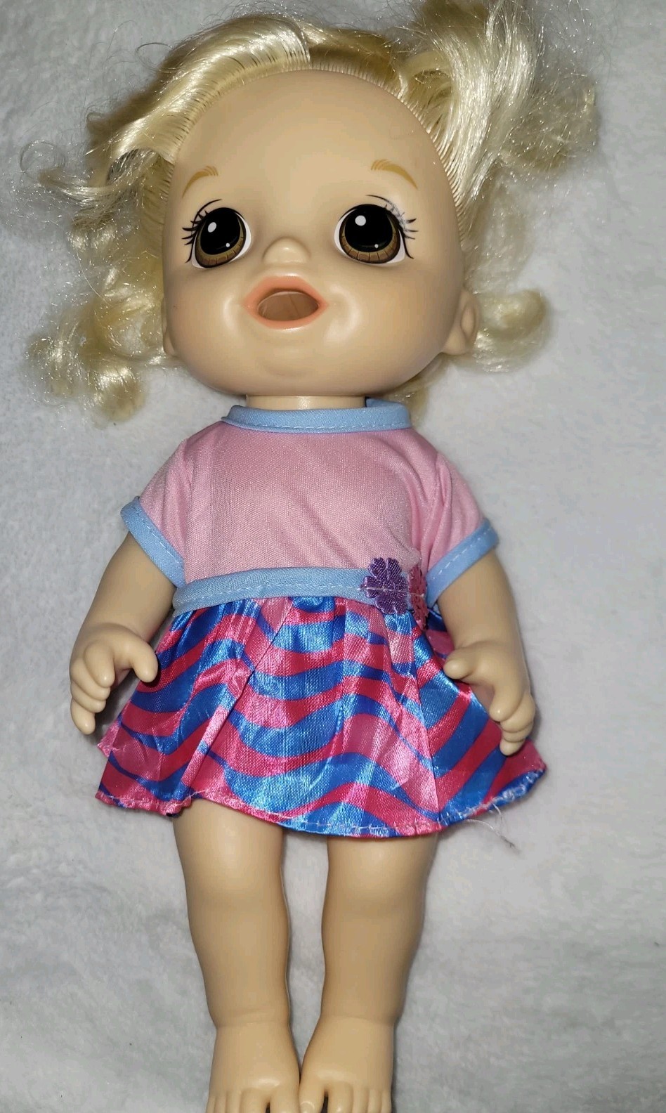 Baby Alive Blonde Hair Brown Eyes Doll - photo 2