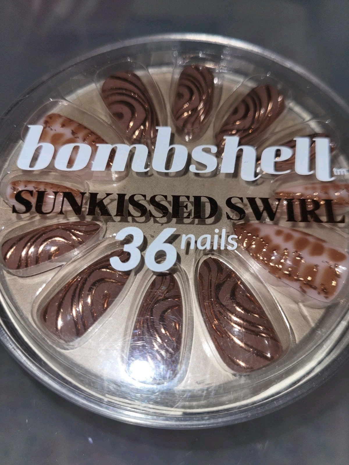Sunkissed Swirl Nails Glue-on 36 Nails Medium Almond NEW!