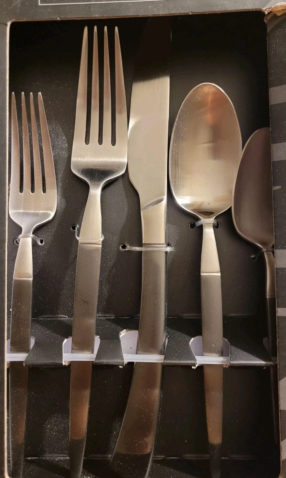 Oneida Adjacent Midnight 20 Piece Set Service for 4 - photo 2
