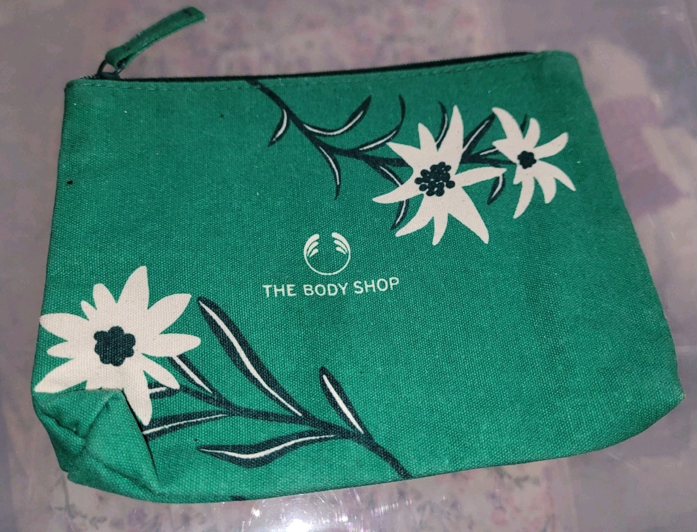 The Body Shop Makeup Cosmetics Bag – Travel Pouch - photo 4