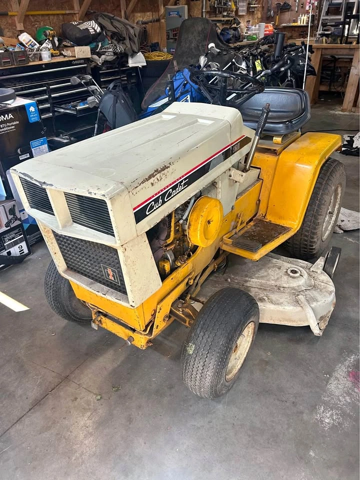 1974 Cub Cadet 128 Lawn Tractor