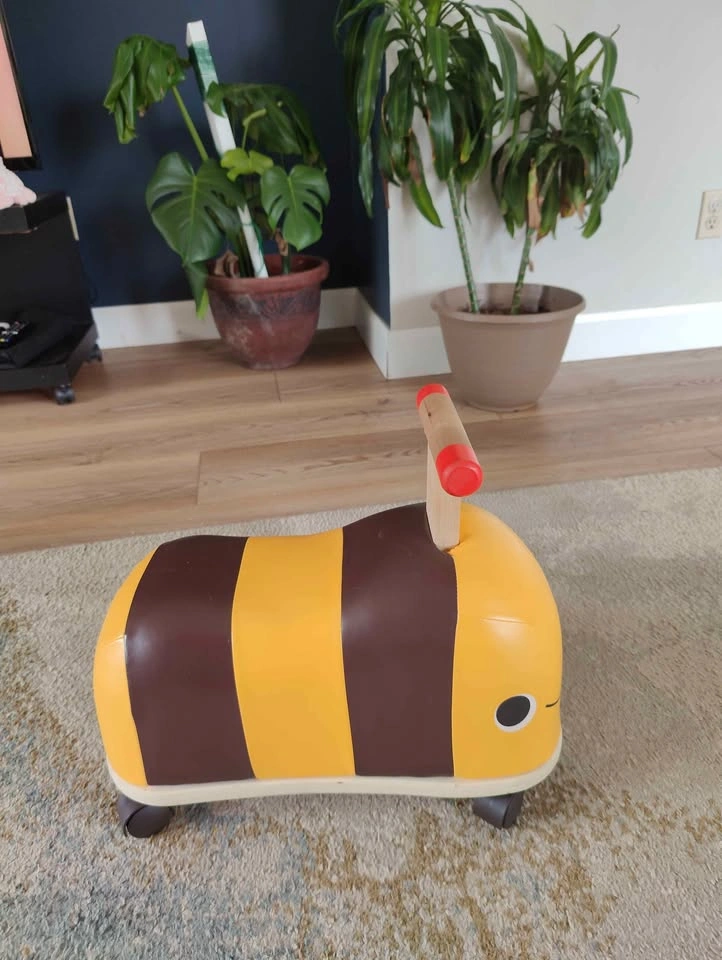 Bumble Bee Toy Ride On - photo 3