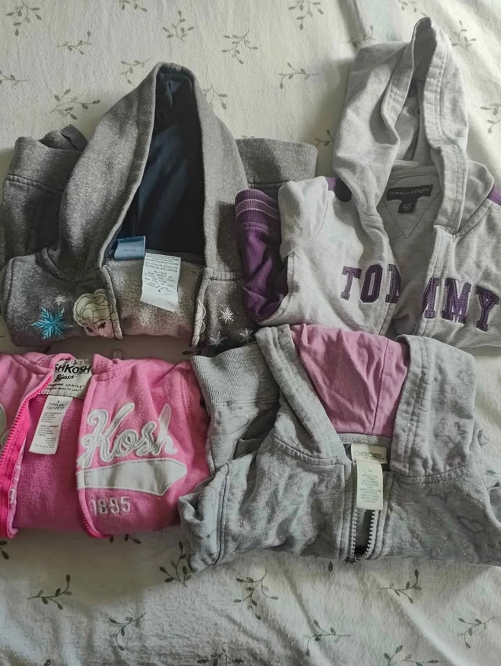 3T Sweatshirts
