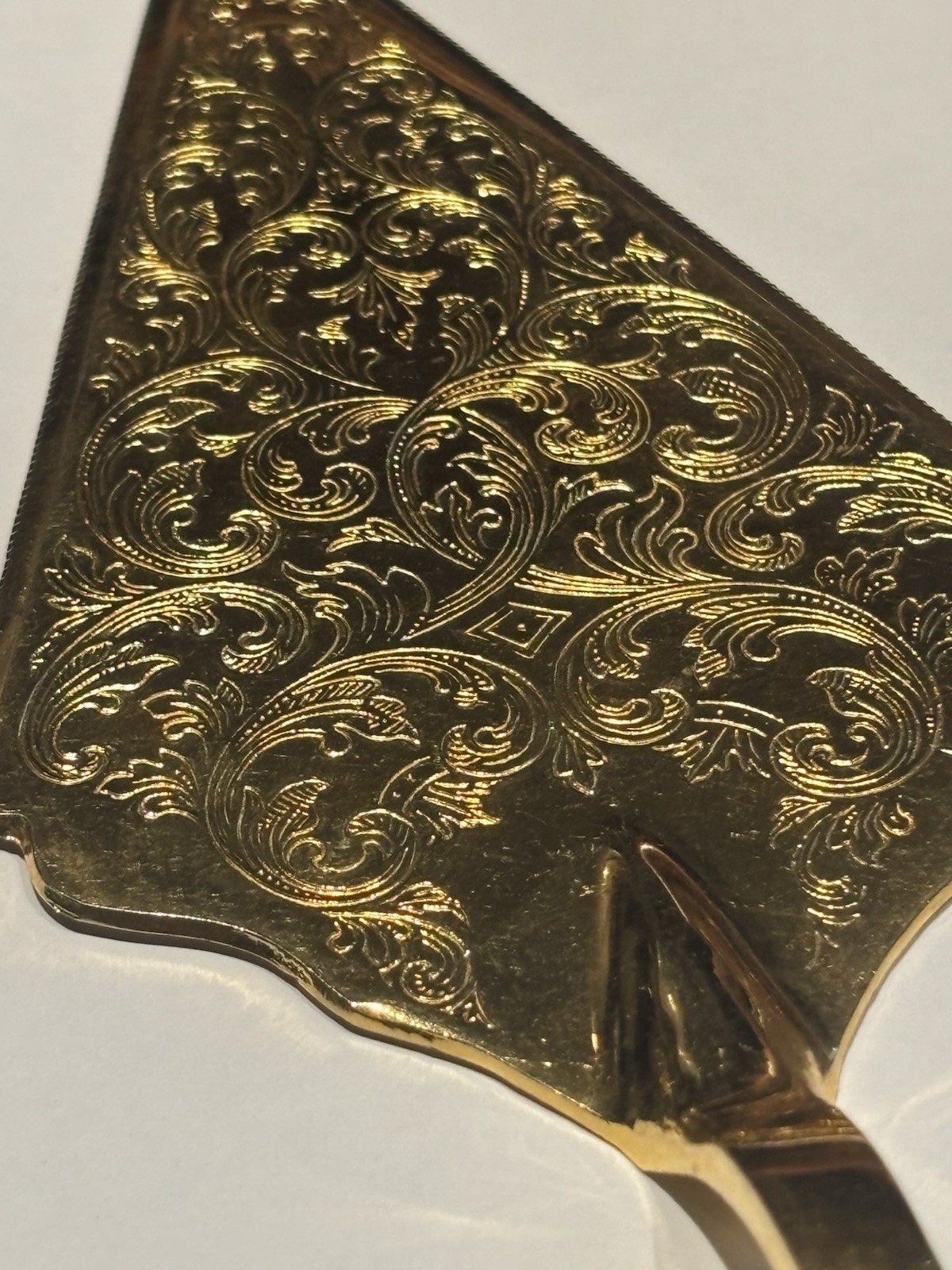 Ornate Gold Tone Cake Pie Server - Floral Engraved Made in Italy - photo 2
