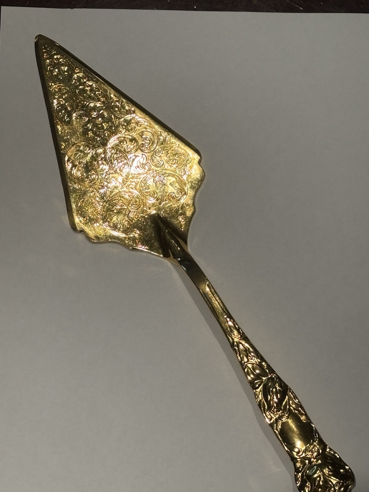 Ornate Gold Tone Cake Pie Server - Floral Engraved Made in Italy - photo 3