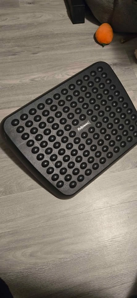 Fellowes Footrest - photo 3