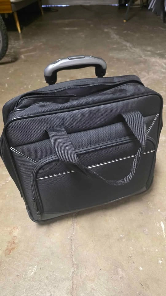 Amazon Basics Rolling Bag Laptop Computer Case - photo 4