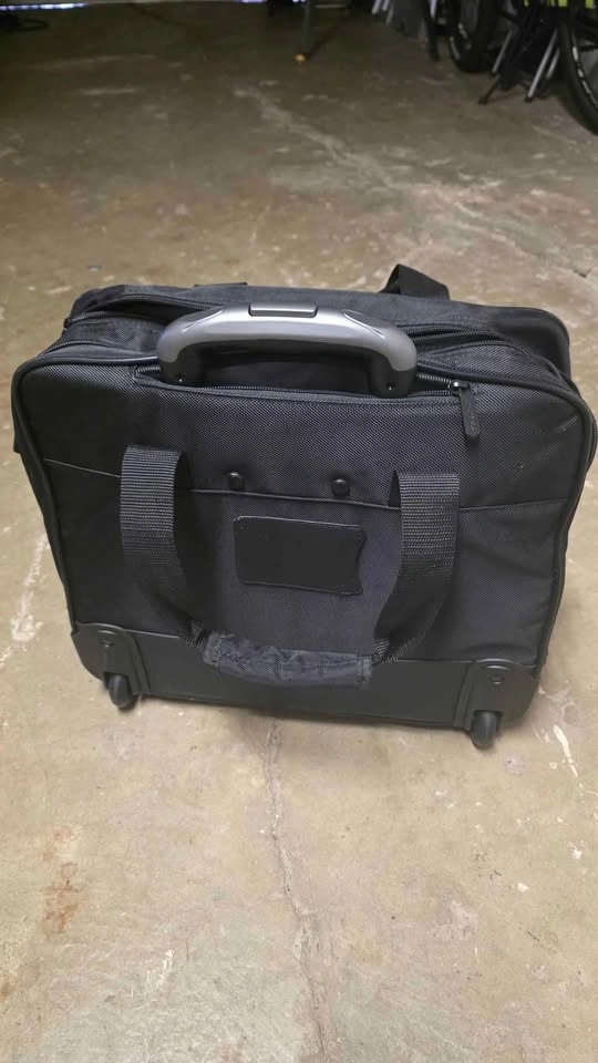 Amazon Basics Rolling Bag Laptop Computer Case - photo 5