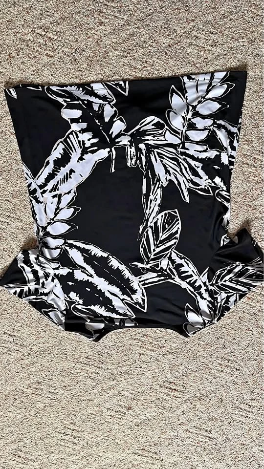 Chicos Luxurious Women's Top Size 2