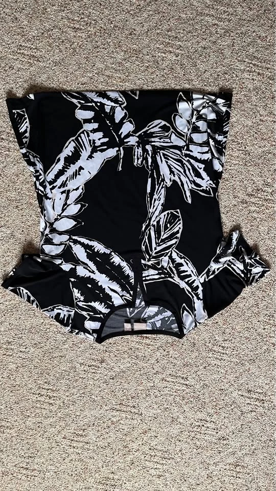 Chicos Luxurious Women's Top Size 2 - photo 2