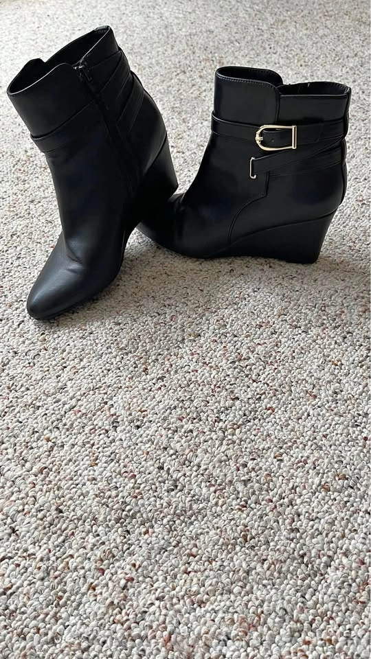 Lifestride Ankle Boots WMNS 7.5 GREAT CONDITION