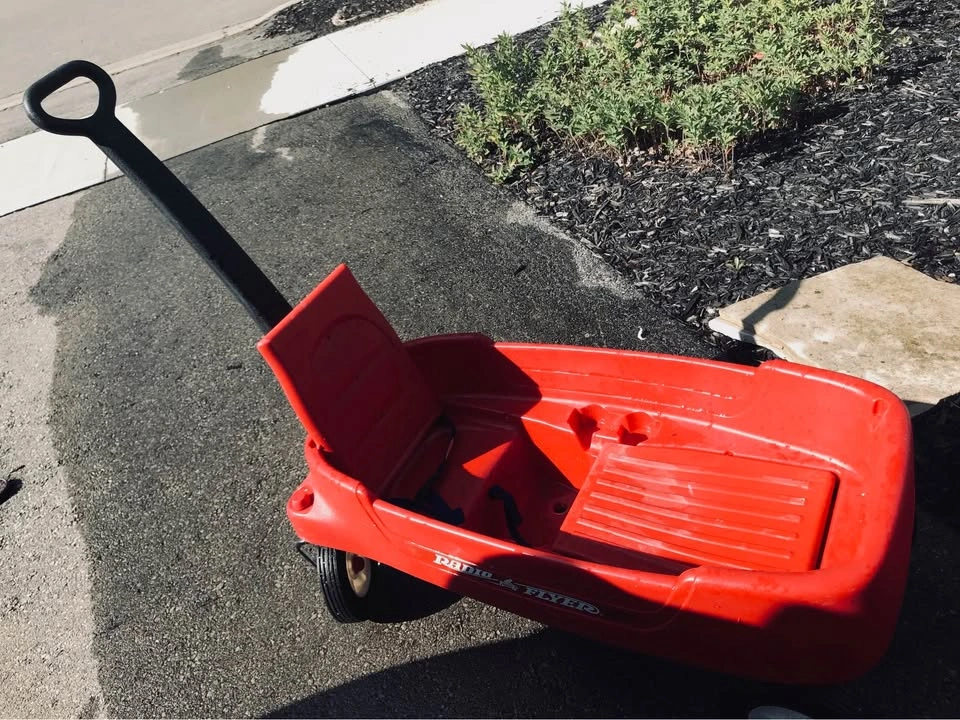Radio Flyer Wagon Adjustable/Foldable - photo 2