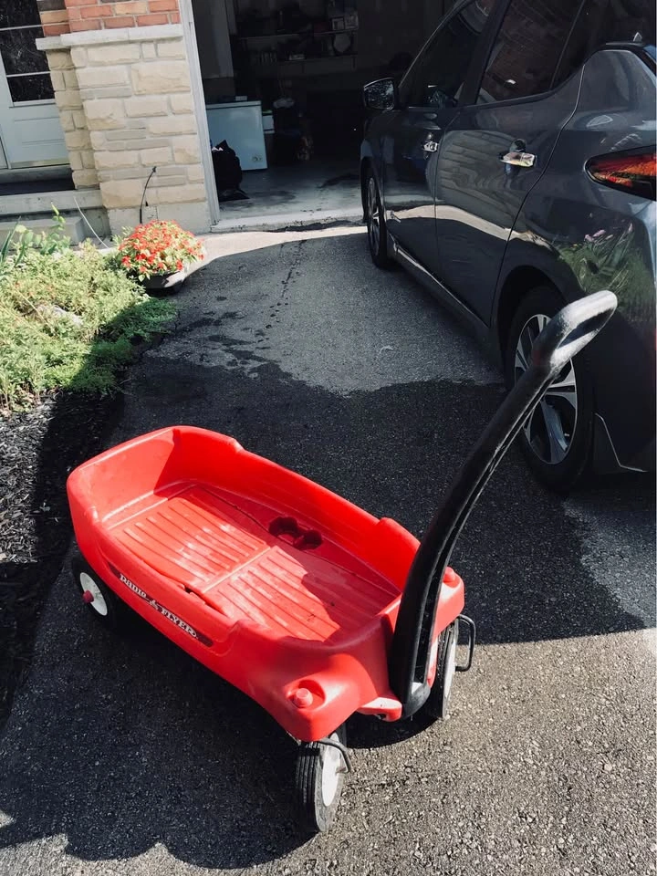 Radio Flyer Wagon Adjustable/Foldable - photo 3