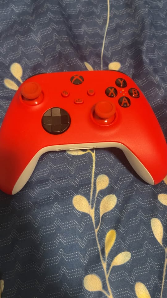 Xbox controller - photo 2