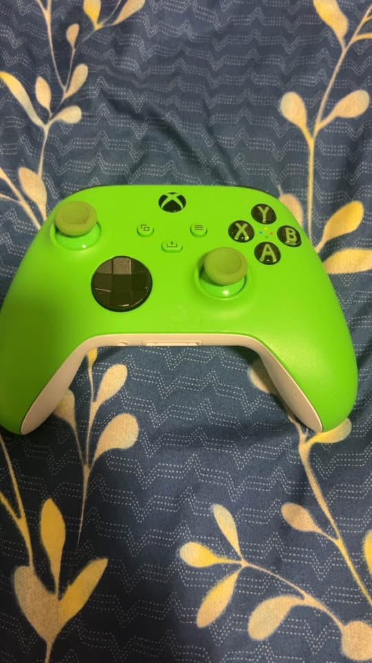 Xbox controller - photo 4
