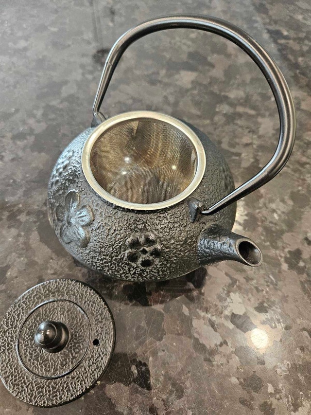 Vintage Japanese Cast-Iron Teapot - photo 5