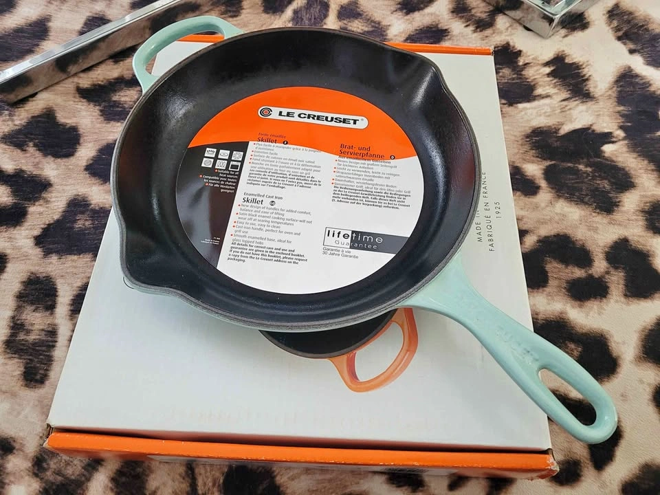 Le Creuset Sage Green 26cm Skillet