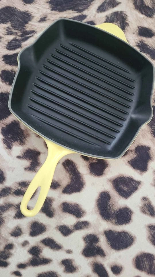 LE CREUSET *RETIRED RARE* SOLEIL YELLOW GRILL PAN - photo 2