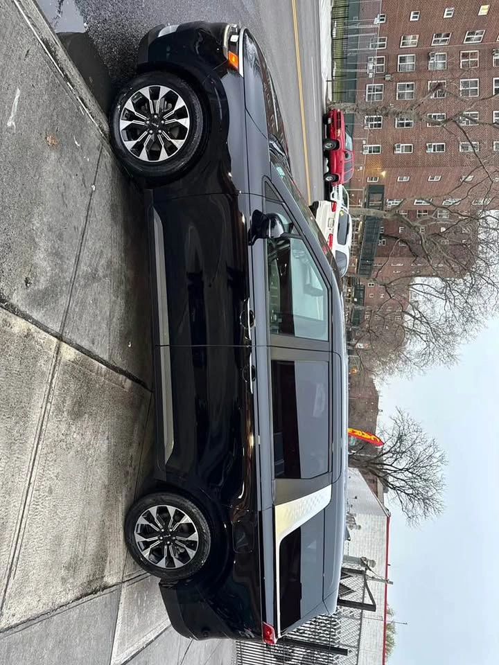 2023 Kia Carnival EX Minivan 4D - photo 4