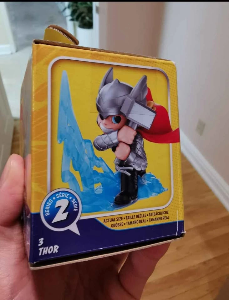 Marvel Avengers Collectable Figurine - photo 2