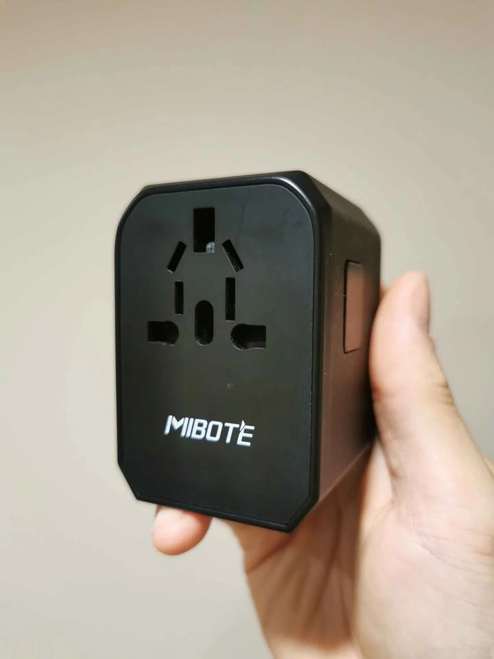 Universal power adapter - photo 2